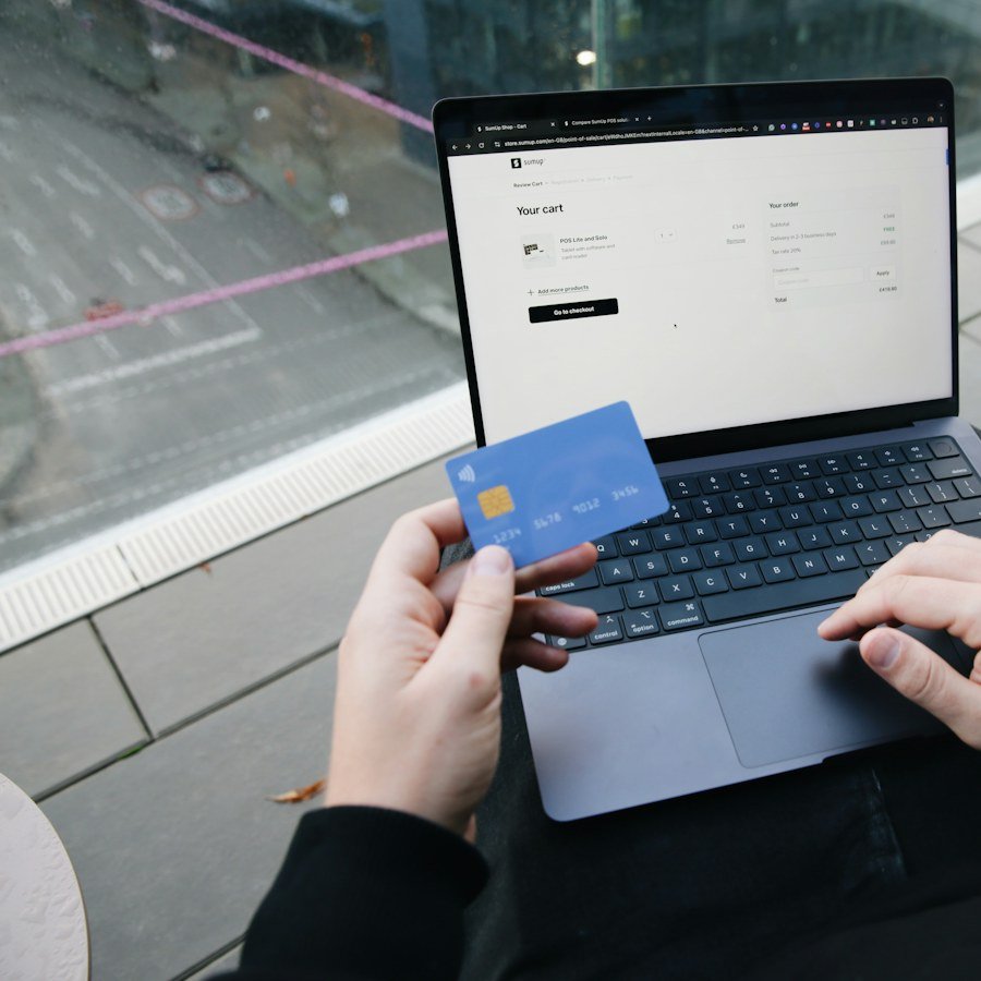Paiement par carte bancaire sur la page de commande d’une boutique en ligne